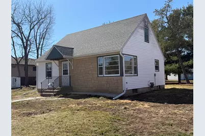 307  Walnut St, La Crescent, MN 55947 - Photo 1