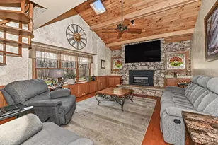 S94W26995 Linden Ct, Vernon, WI 53149 - Photo 3