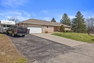 2558 N Green Bay Rd, Racine, WI 53406 - Photo 37
