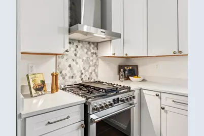 800 E Hermitage Rd, Bayside, WI 53217 - Photo 17