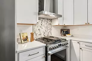 800 E Hermitage Rd, Bayside, WI 53217 - Photo 17