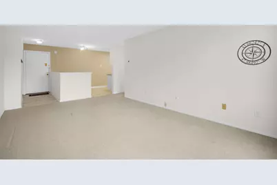 2025 E Greenwich Ave #201, Milwaukee, WI 53211 - Photo 5