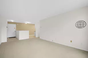 2025 E Greenwich Ave, Milwaukee, WI 53211 - Photo 5