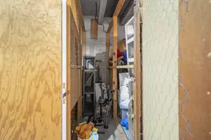 2025 E Greenwich Ave, Milwaukee, WI 53211 - Photo 15