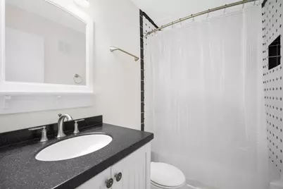 2025 E Greenwich Ave #201, Milwaukee, WI 53211 - Photo 11