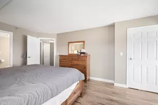 270 E Highland Ave, Milwaukee, WI 53202 - Photo 13