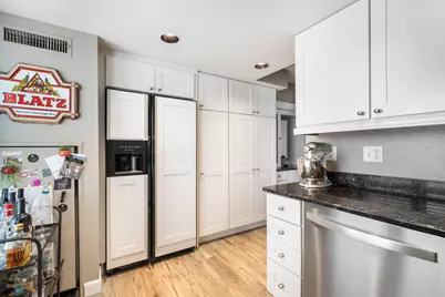 270 E Highland Ave #841, Milwaukee, WI 53202 - Photo 5