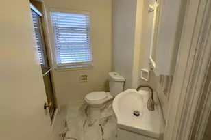 3200 E Hampshire St, Milwaukee, WI 53211 - Photo 25