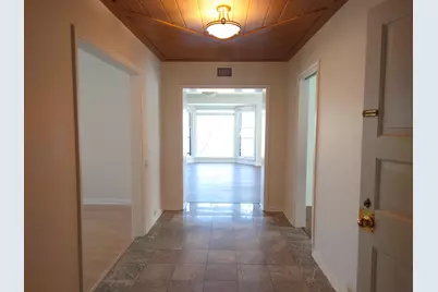 3200 E Hampshire St, Milwaukee, WI 53211 - Photo 5