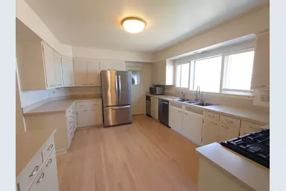 3200 E Hampshire St, Milwaukee, WI 53211 - Photo 15