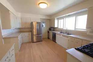 3200 E Hampshire St, Milwaukee, WI 53211 - Photo 15