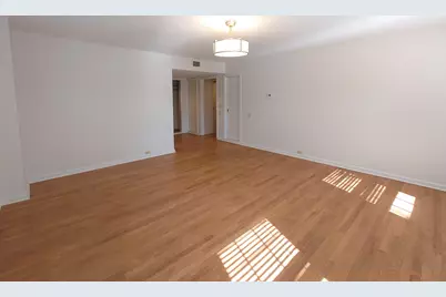 3200 E Hampshire St, Milwaukee, WI 53211 - Photo 13