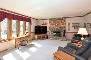 4203 W Tumble Creek Ct, Franklin, WI 53132 - Photo 9