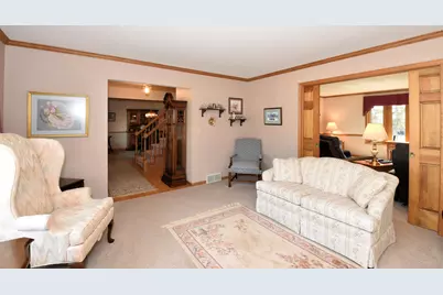 4203 W Tumblecreek Ct, Franklin, WI 53132 - Photo 5