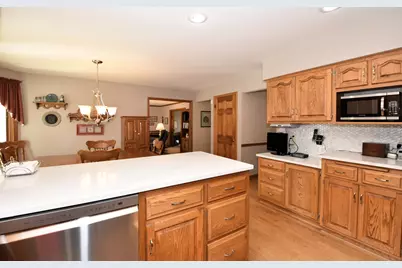 4203 W Tumblecreek Ct, Franklin, WI 53132 - Photo 15
