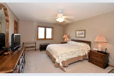 4203 W Tumblecreek Ct, Franklin, WI 53132 - Photo 23