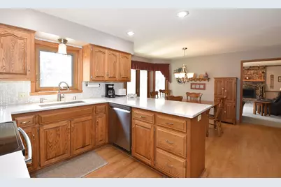 4203 W Tumblecreek Ct, Franklin, WI 53132 - Photo 13