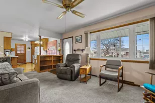 1702 S 25th St, Manitowoc, WI 54220 - Photo 5