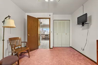 1702 S 25th St, Manitowoc, WI 54220 - Photo 17