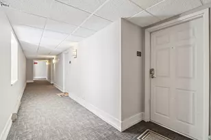 270 E Highland Ave, Milwaukee, WI 53202 - Photo 15