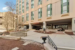 270 E Highland Ave, Milwaukee, WI 53202 - Photo 17