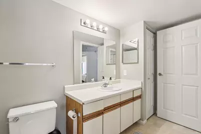 270 E Highland Ave #223, Milwaukee, WI 53202 - Photo 21