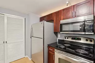 270 E Highland Ave, Milwaukee, WI 53202 - Photo 27