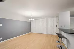 270 E Highland Ave, Milwaukee, WI 53202 - Photo 23