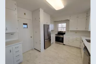 3222 E Hampshire St, Milwaukee, WI 53211 - Photo 23