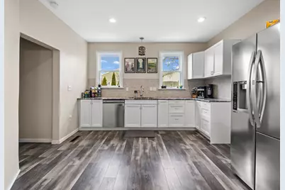 224 W Martin Ln, Milwaukee, WI 53207 - Photo 11