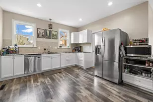 224 W Martin Ln, Milwaukee, WI 53207 - Photo 9