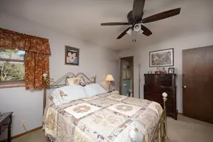 6968 W Tesch Ave, Milwaukee, WI 53220 - Photo 15