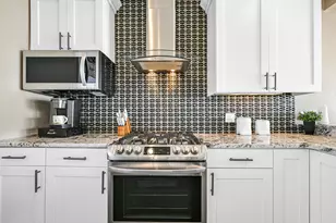 616 Kopmeier Dr, Pewaukee, WI 53072 - Photo 5