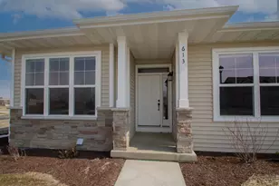 613 Hunter Oaks Blvd, Watertown, WI 53094 - Photo 5