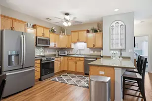 2287 W Vista Bella Dr, Oak Creek, WI 53154 - Photo 5