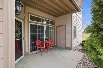 2287 W Vista Bella Dr, Oak Creek, WI 53154 - Photo 21