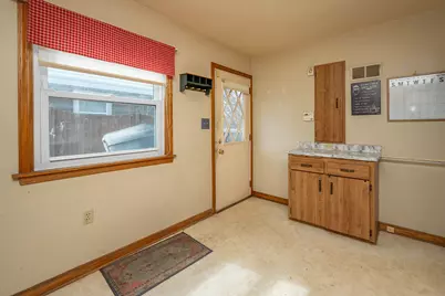 4462 S Lake Dr, Cudahy, WI 53110 - Photo 9