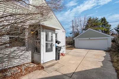 4462 S Lake Dr, Cudahy, WI 53110 - Photo 25