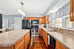 N20W28482 Oakton Rd, Delafield, WI 53072 - Photo 9