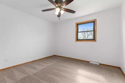 1764  Oakridge Ct, Fox Crossing, WI 54952 - Photo 19