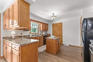 1764 Oakridge Ct, Fox Crossing, WI 54952 - Photo 11