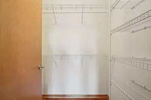 1550 E Royall Pl, Milwaukee, WI 53202 - Photo 33