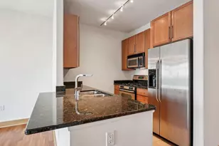 1550 E Royall Pl, Milwaukee, WI 53202 - Photo 5