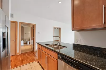 1550 E Royall Pl #408, Milwaukee, WI 53202 - Photo 9