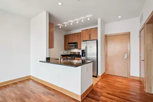 1550 E Royall Pl, Milwaukee, WI 53202 - Photo 7