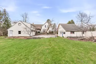 11004 N Range Line Rd, Mequon, WI 53092 - Photo 7