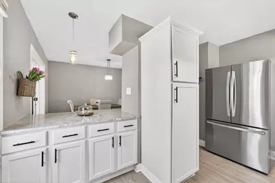 656 N 99th St, Wauwatosa, WI 53226 - Photo 7