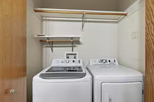 4754 W Maple Leaf Cir, Greenfield, WI 53220 - Photo 25