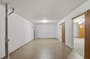 4754 W Maple Leaf Cir, Greenfield, WI 53220 - Photo 31