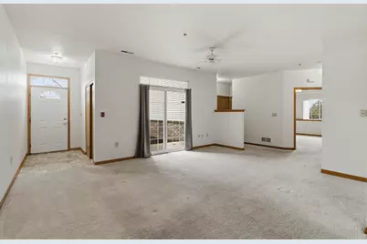 4754 W Maple Leaf Cir, Greenfield, WI 53220 - Photo 7